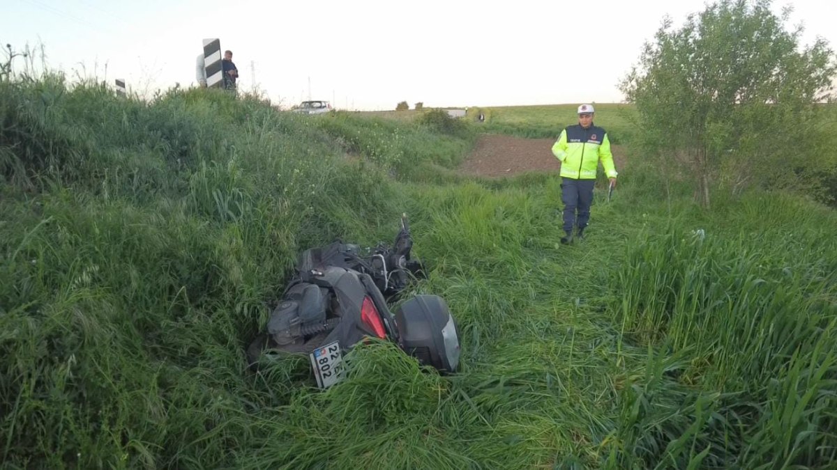 Edirne’de motosikletle 125 metre sürüklenen sürücü hayatını kaybetti