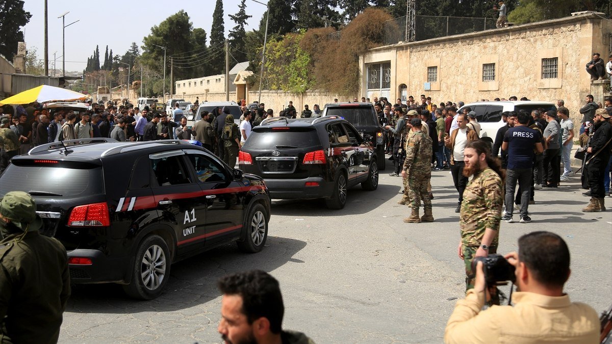 PKK/YPG’li teröristler Halep’ten çekiliyor