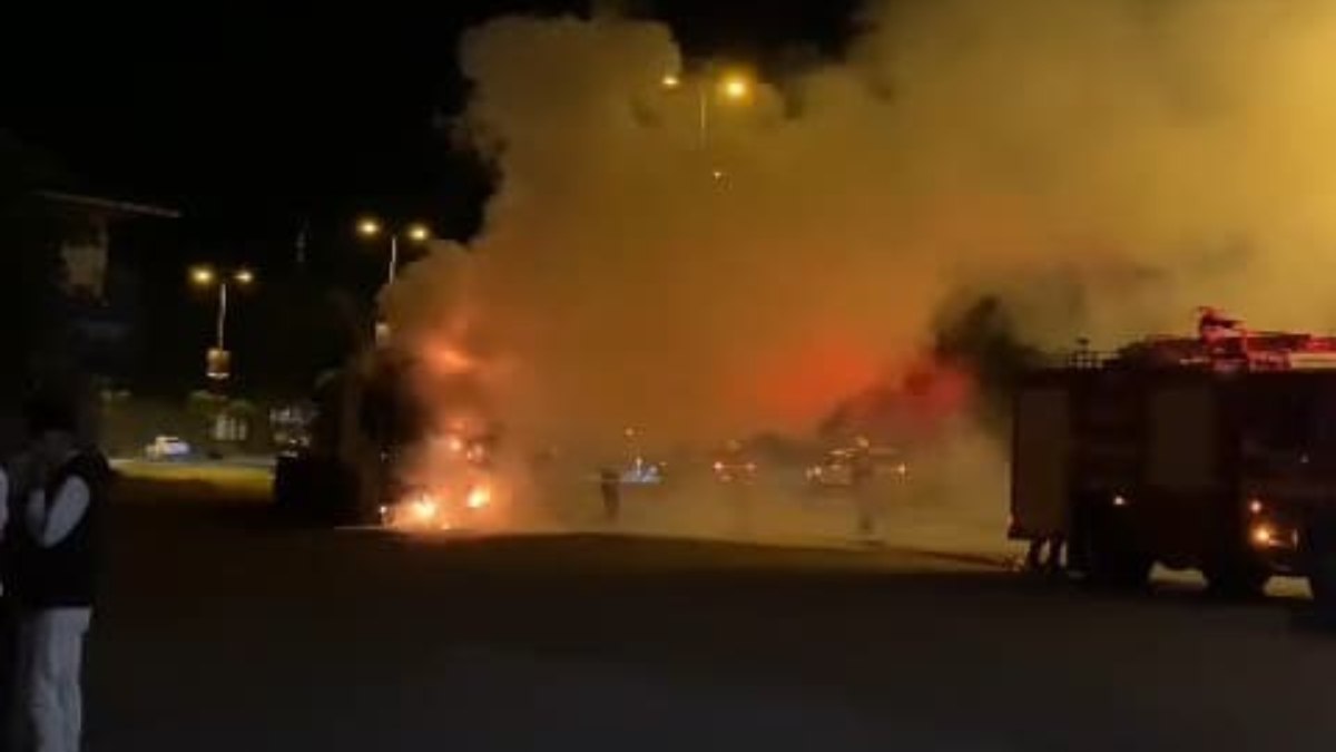 Zonguldak’ta seyir halindeki tır alev aldı