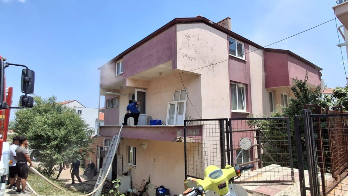 Denizli’de bayram günü evleri yandı