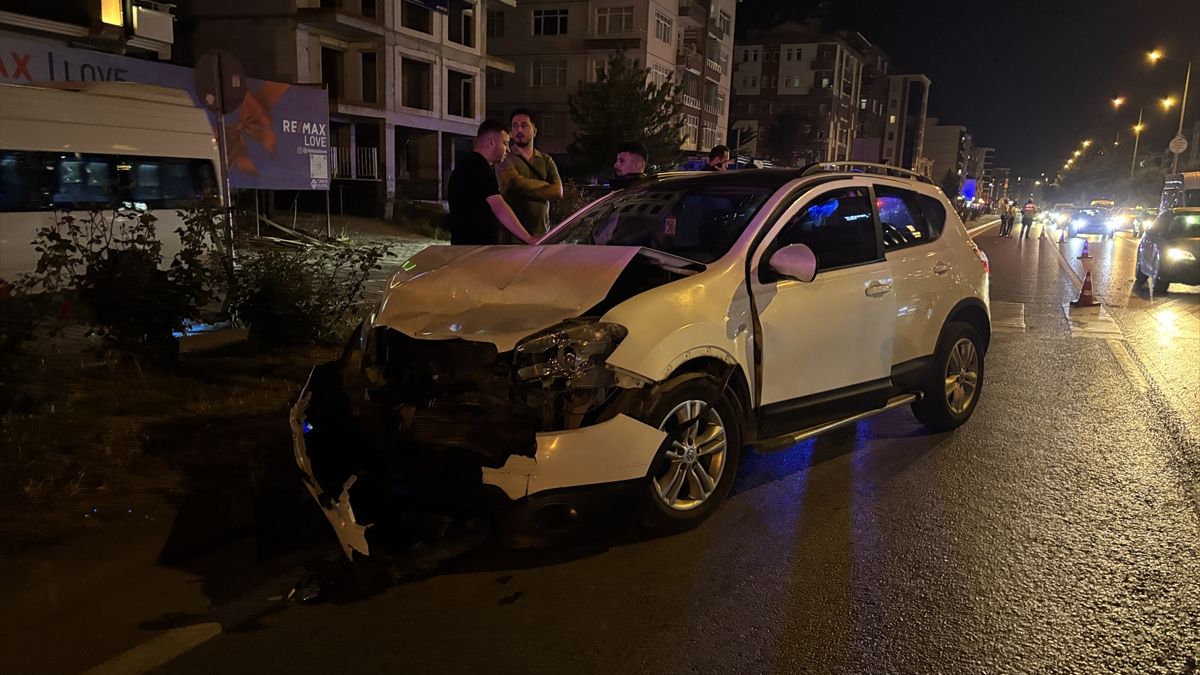 Samsun’da iki otomobilin çarpıştığı kazada 5 kişi yaralandı